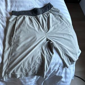 THE short - unlined 9"